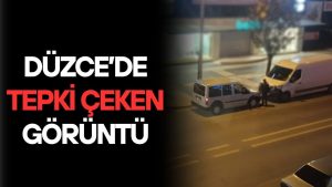 KİMSEYE ALDIRIŞ ETMEDİ, SOKAK ORTASINDA İDRARINI YAPTI